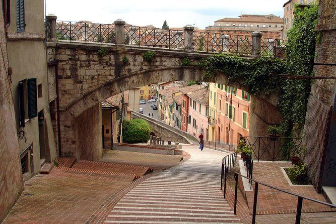 Private Perugia Walking Tour with official guide - The value of a private 2-hour Perugia walk
