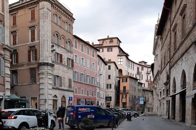 Private Perugia Walking Tour with official guide - Coffee stop and the city-center walking flow