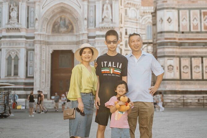 Private Photography Experience in Florence - Stop-by-stop: what to expect at Duomo, the narrow street, and Santa Trinita