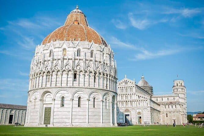 Private Pisa and Lucca Half Day Tour from Florence - Climbing the Leaning Tower: what the 30 minutes really feels like