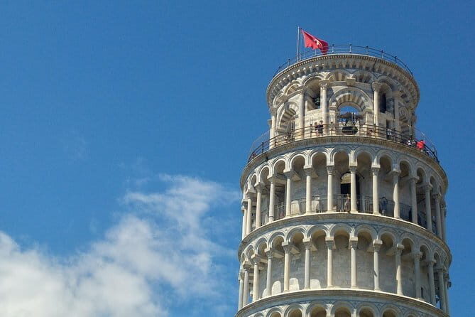 Private Pisa and Lucca Half Day Tour from Florence - Pisa by horse carriage: riverside views plus squares, without the hassle