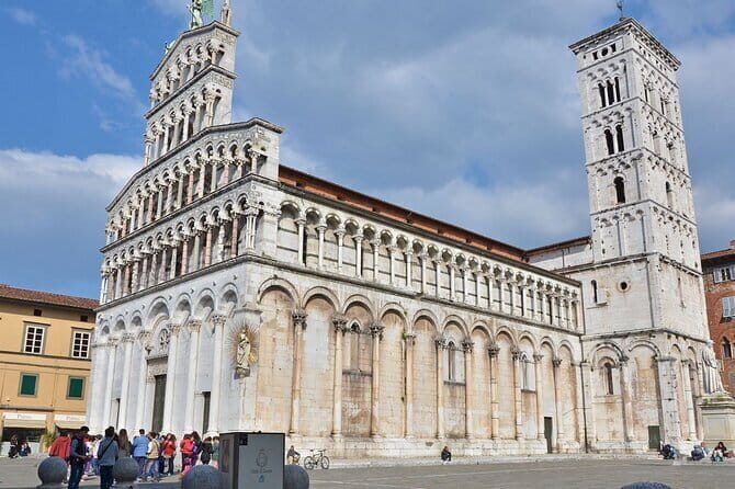 Private Pisa & Lucca Day Tour from Florence - Private Pisa & Lucca Day: car comfort plus expert guidance