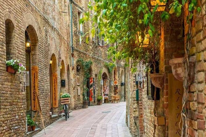 Private Shore Excursion from Livorno Port: Tuscany Highlights - San Gimignano: tower-town views and medieval atmosphere