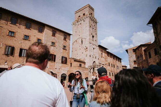Private Siena San Gimignano Tour from Florence with Winery Lunch - San Gimignano: towers, walls, and your two-hour roam