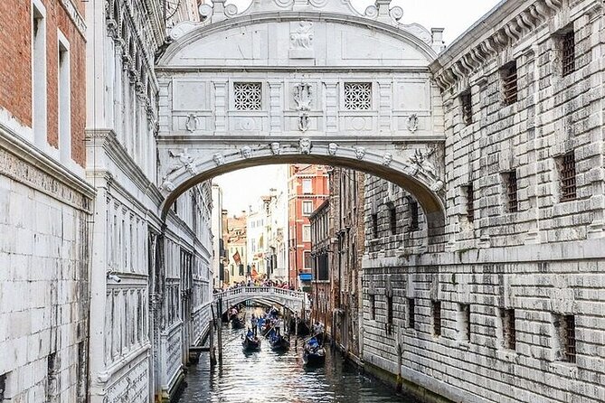 Private Tour from Florence: Venice Full Day Tour by Train - A Day Trip Contract: Florence to Venice by High-Speed Train