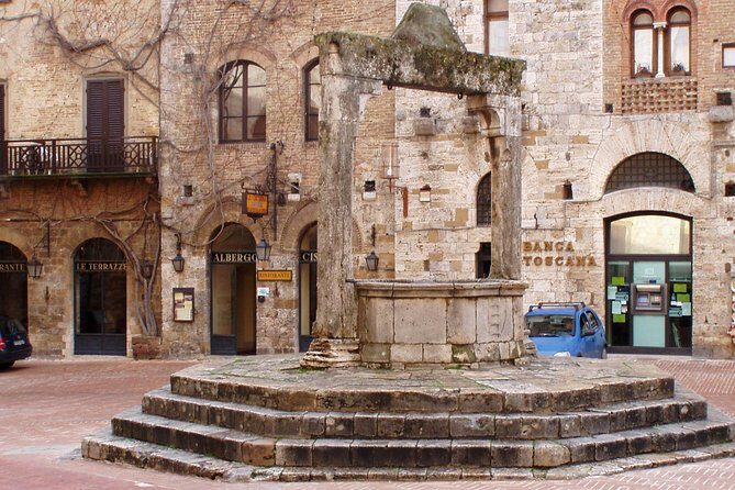 Private Tour in San Gimignano - Rocca of Montestaffoli: the break that makes the day feel balanced
