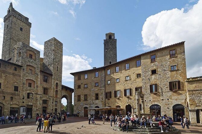 Private Tour in San Gimignano - Sant’Agostino and Via San Matteo: calmer stops with strong art details