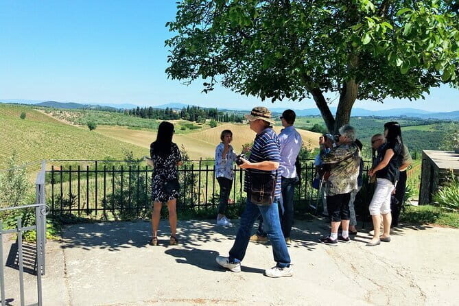 Private Tour in San Gimignano and Chianti Day Trip from Florence - Monteriggioni: small stop, big atmosphere at the walls