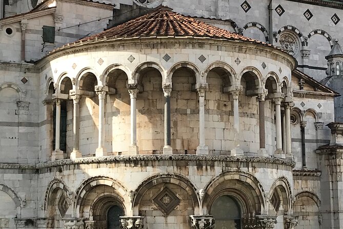 Private tour: Kids in Lucca - Stepping Back in Time to the Middle Ages. - San Michele in Foro: reading stories into stone