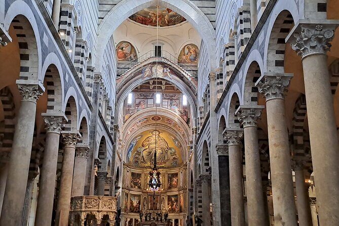 Private Tour of Pisa with Leaning Tower and Cathedral Entry - Where you meet and how the walk flows to the river