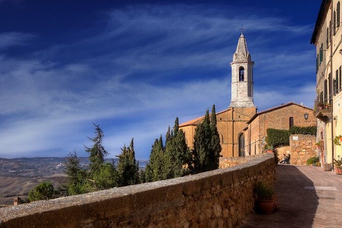 Private Tour: Pienza and Montalcino Organic Cheese and Wine Tour - Food and wine pairing logic: why the tastings work