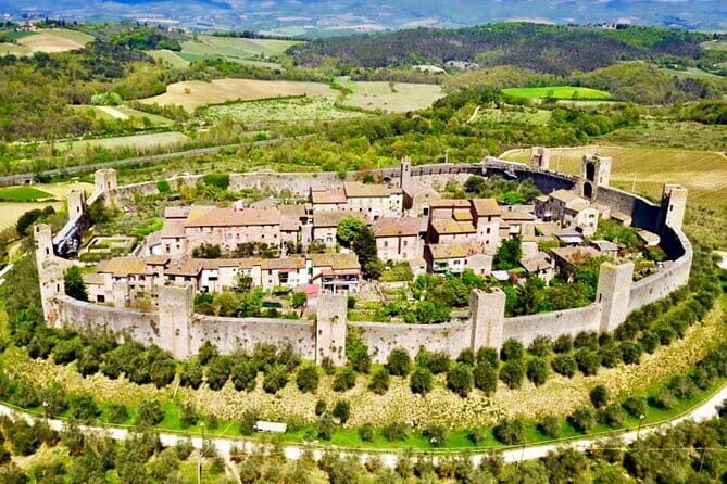 Private tour Siena, San Gimignano and Monteriggioni, lunch in the cellar - Piazza del Campo and Siena’s Duomo Area: The Best Walking Portion
