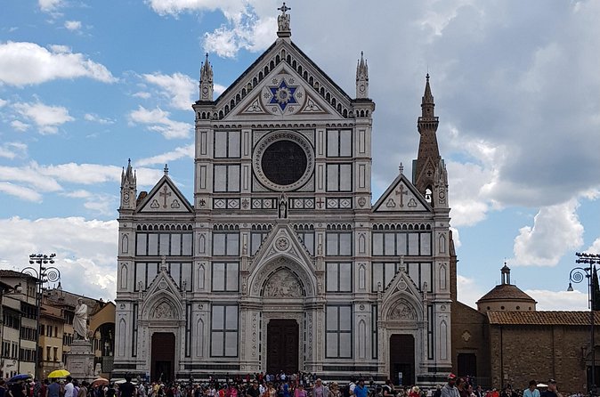 Private Transfer Lucca to Florence - Drop-Off at Florence’s Departure Terminal (Check-In Made Easier)