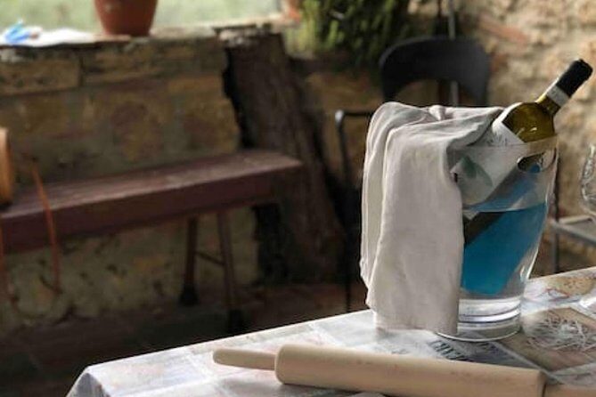 Private Tuscan Cooking Class And Wine Tasting in Radda in Chianti - Logistics in Tuscany: the farmhouse details that affect comfort