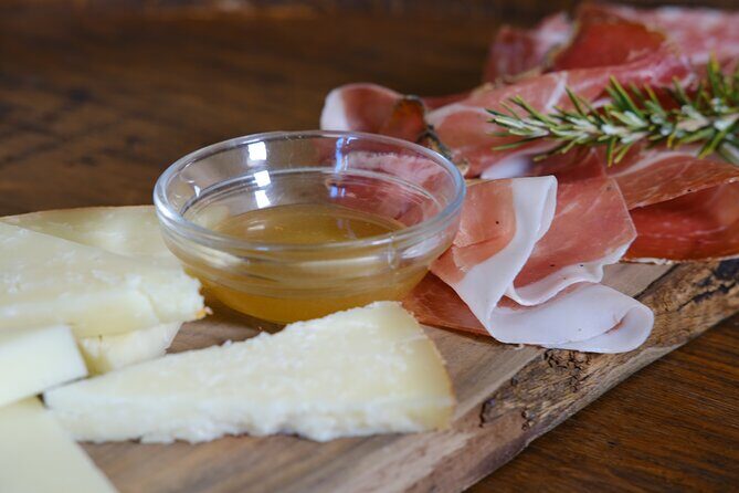 Private Tuscan Lunch with Wine & Evo oil tasting in the Vineyard - Finding Podere la Marronaia: the vineyard lunch start
