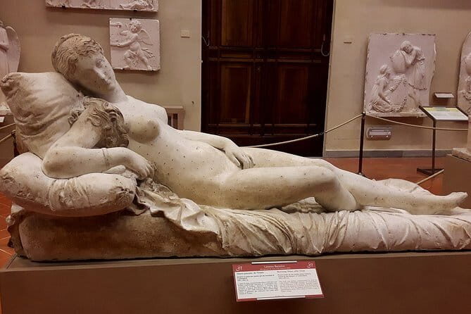 Private Uffizi and Accademia Time Entry Hidden Art Walking Tour - Small-group touring: radios, headsets, and about 10 people