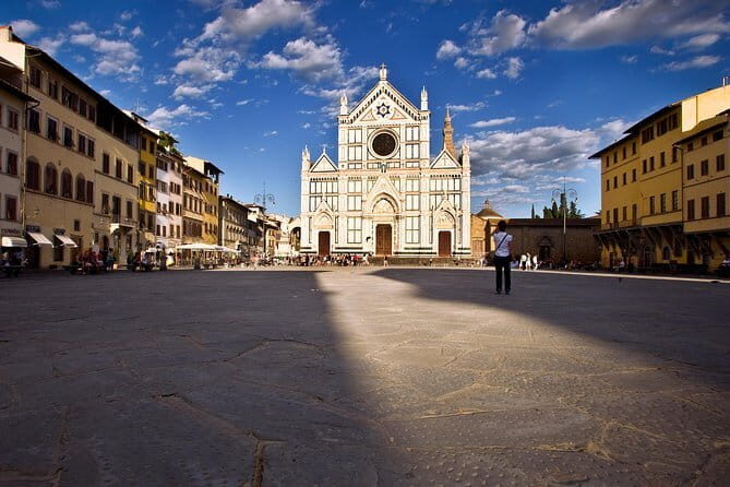Private Walking Tour of Florence + Santa Croce Basilica - Meeting point and practical planning for your day