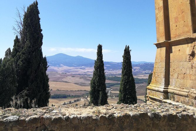 Private Walking Tour of Pienza with Licensed Tour Guide - Meet Chiara Fanti in the Center of Pienza