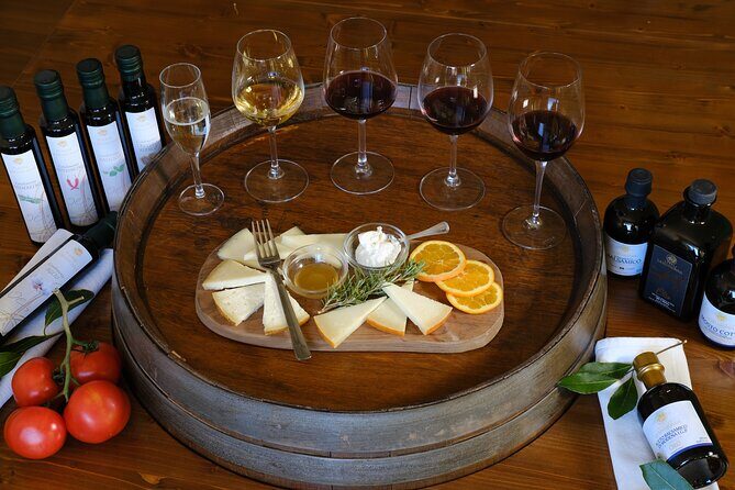 Private wine, Extra Virgin Olive Oils & Cheese Tasting - Podere la Marronaia: a real farm stop, not a rushed showroom