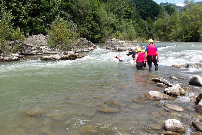 Rafting activity with family in Lucca - Ponte della Maddalena: where the action and water stops happen