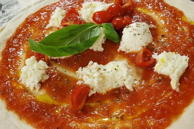 Real Pizza And Gelato Lesson In Florence - Getting to the kitchen: meeting point, timing, and group vibe