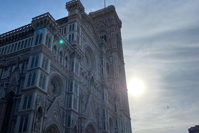 Renaissance Secrets with Elvis - Walking experience - Palazzo Pitti and San Lorenzo: the Renaissance doesn’t stay in one square