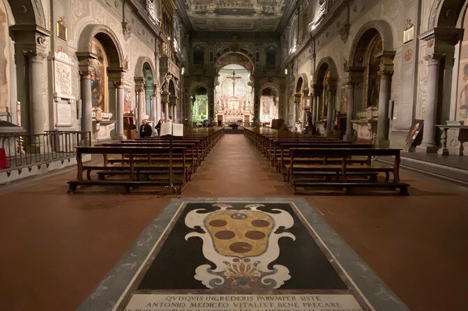 Renaissance Secrets with Elvis - Walking experience - Piazza del Duomo: the big center of meaning