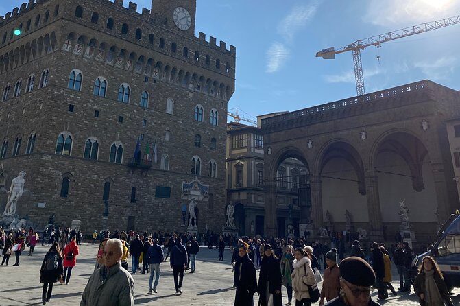 Renaissance Secrets with Elvis - Walking experience - Ponte Vecchio: where commerce and status meet