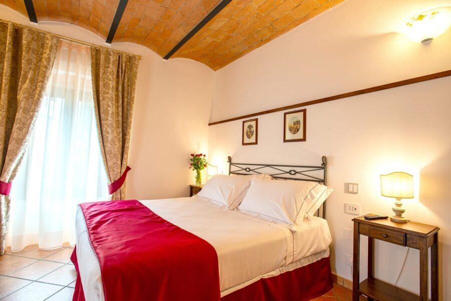 Romantic Escape in Tuscany with Overnight and Wine Tasting - Price and value: what $133.11 actually buys