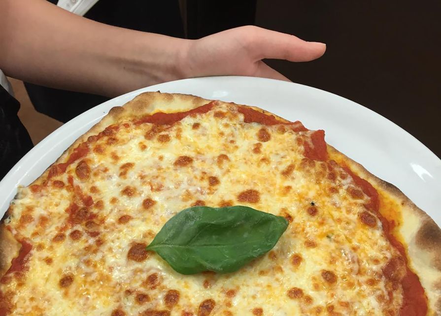 San Gimignano: 2-Hour Pizza Class & Wine Tasting - Tenuta Torciano: your pizza workshop base in San Gimignano