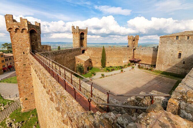 San Gimignano, Chianti and Montalcino Tour through Tuscan wine - The drive to Montalcino: UNESCO Val d’Orcia and big hilltop energy