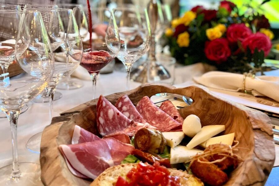 San Gimignano Wine Tasting and Class in Winery for Beginners - Group size, hosting, and what the hospitality signals mean