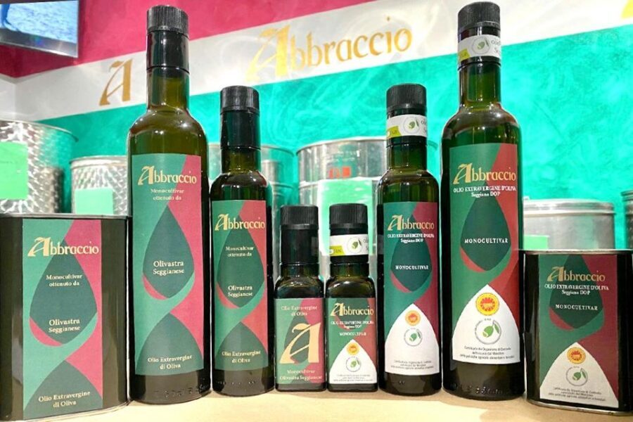 Seggiano: Typical Tuscan Farm Tour with Olive Oil Tasting - Seggiano Olive Country, Without the Big-Tour Fluff