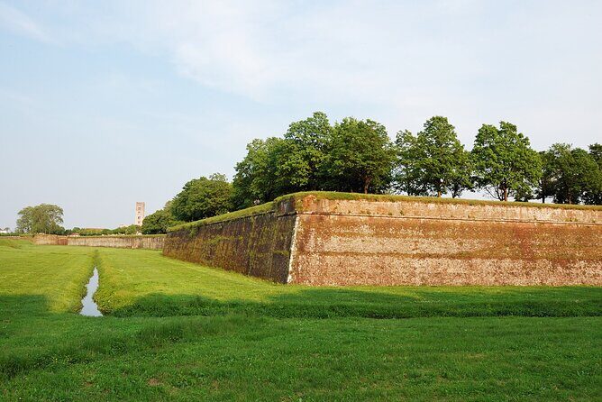 Self guided bike tour in the nature to Villa Reale - Villa Reale di Marlia: The Gardens Make the Ride Worth It