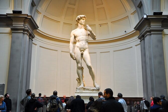 Semi-Private Uffizi Gallery Guided Tour with Priority Access - The Uffizi corridors: the museum as part of the experience