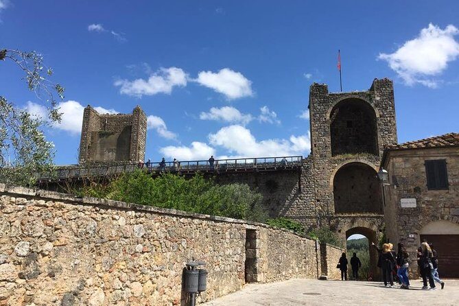 Siena and San Gimignano Tour from Florence - Stop 5: Driving across Tuscany with photo breaks and Wi‑Fi