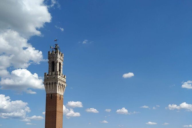Siena Family Tour - Stop 3: Palazzo Tolomei and the pull of Tolomei Square