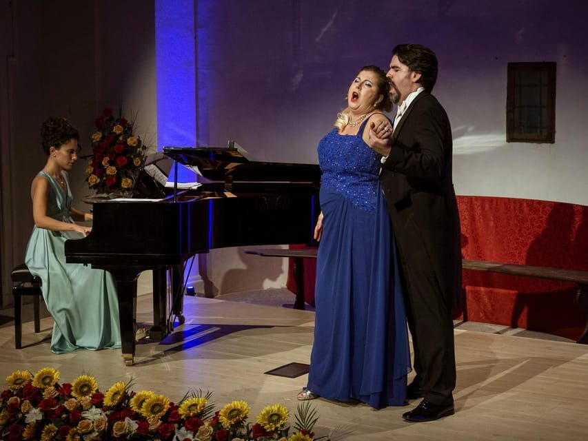 Siena: Italian Opera Concert in the heart of the City - The performers: world-class voices in a close room