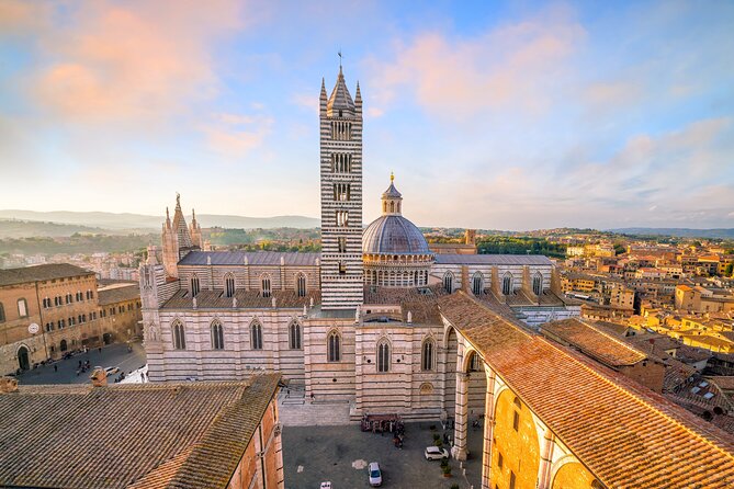 Siena Magica Private Walking Tour - Piazza del Campo: the shell-shaped square and the Palio spotlight