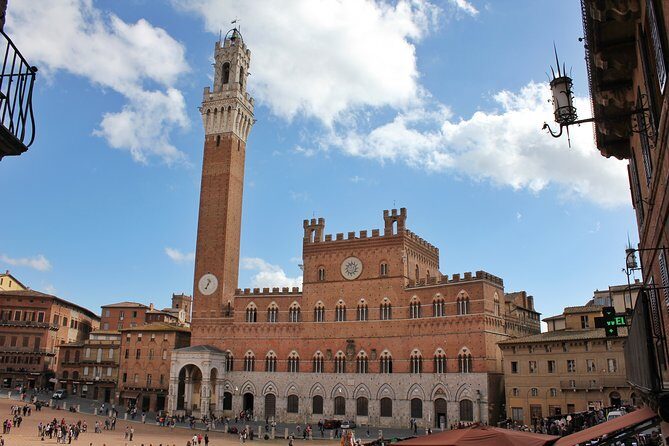 Siena private guided tour for families - Santa Maria della Scala: the old hospital walls and an optional inside visit
