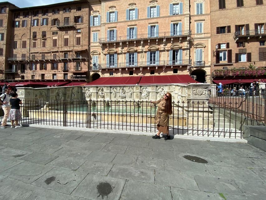 Siena: private tour of the treasure chest of Tuscany - Piazza del Campo: where civic power looks like theater