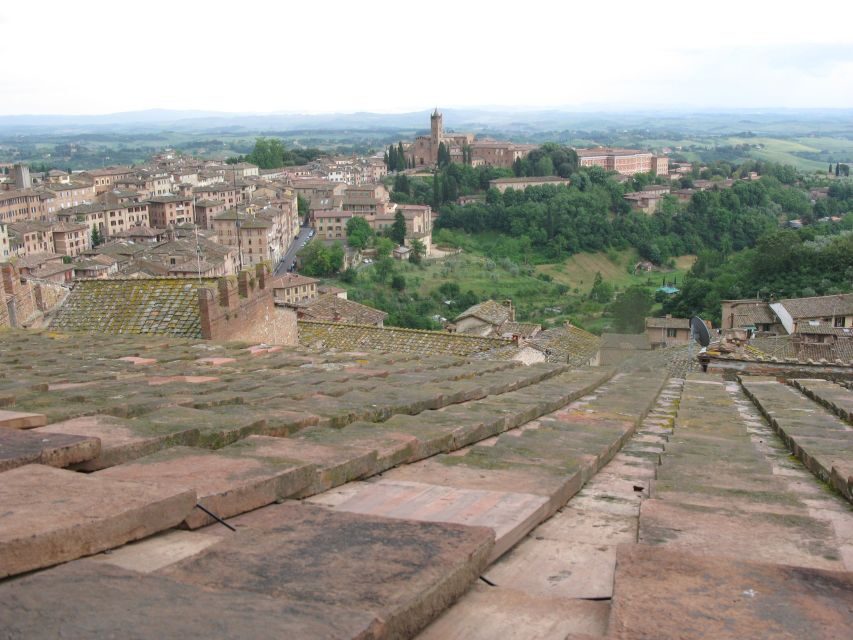 Siena: private tour of the treasure chest of Tuscany - Meeting at Piazza Salimbeni (and why it matters)