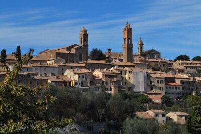 Siena Private Walking Tour With A Professional Guide - Piazza del Campo: the square you should actually sit in