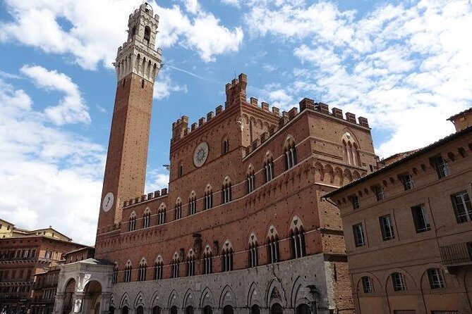 Siena, San Gimignano and Chianti Wine Small Group from Lucca - Siena’s Piazza del Campo: your anchor stop in a maze of medieval streets