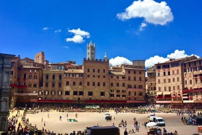 Siena, San Gimignano and Chianti Wine Small Group from Lucca - Group size and guide quality: why names like Valeria and Tanya show up