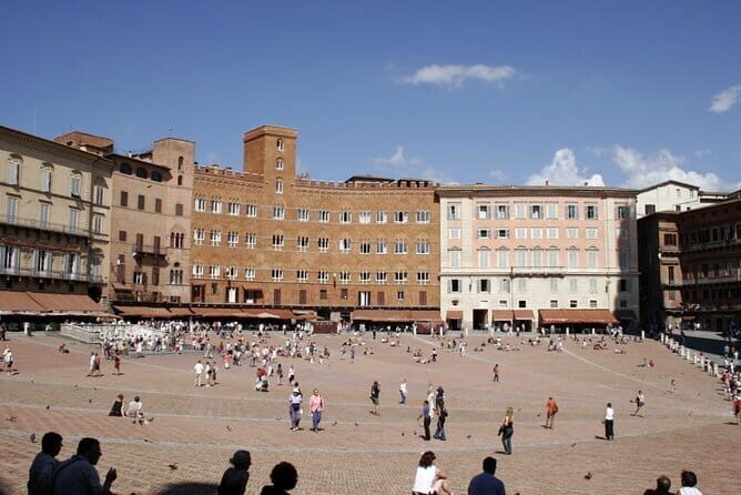 Siena - San Gimignano Private Tour - Morning Setup at Piazza Adua and the Piazzale Michelangelo Kickoff