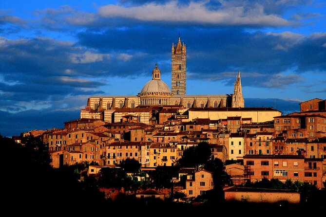 Siena walking tour with Gelato & Prosecco - Pace, group size, and what to wear in Siena