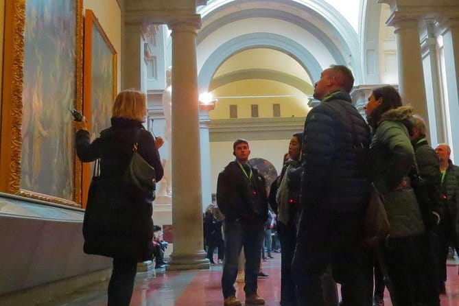 Skip-the-Line Accademia Guided Visit: David Secrets and Beyond - Meeting point at Via Ricasoli 68: the part you can control