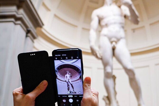 Skip the line, Don't skip the David - Entering the museum: skip-the-line without the stress