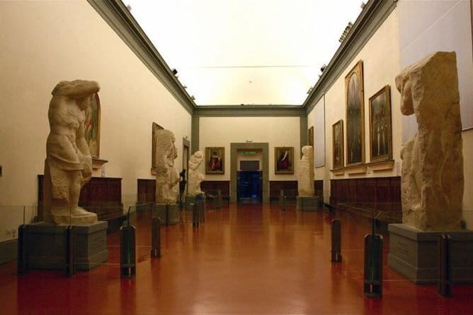 Skip The Line Florence Accademia Gallery Tickets with Priority Entrance - Crowds, rain, and your timeline: keep a buffer